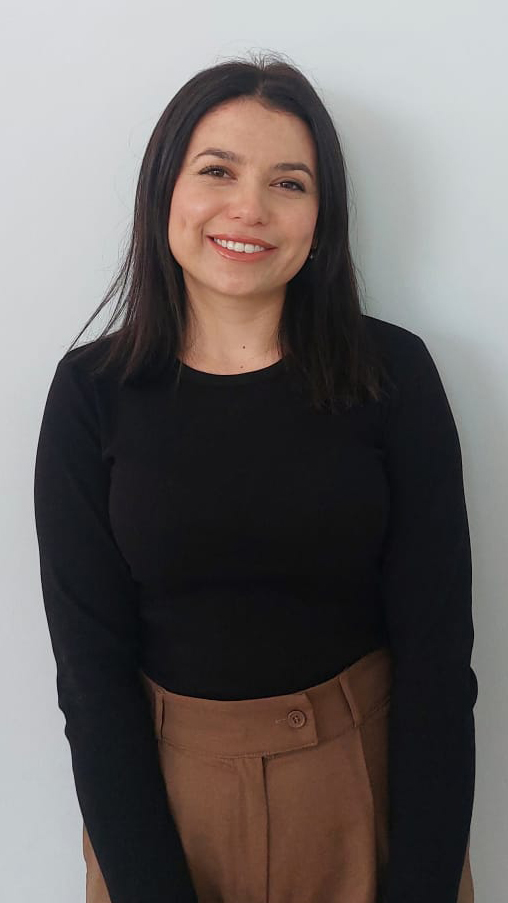 İPEK DÖNMEZ
